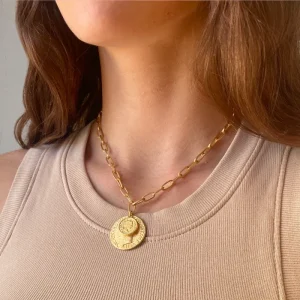 collar bañado en oro