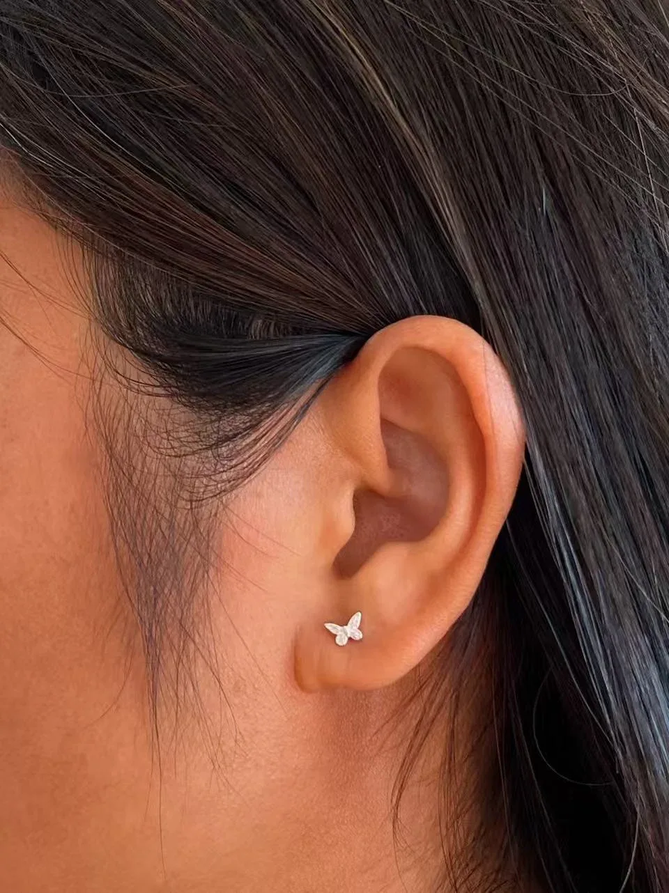 Pendientes de Mariposa en Plata de Ley 925 Mini Piercings Minimalistas para Cartílago